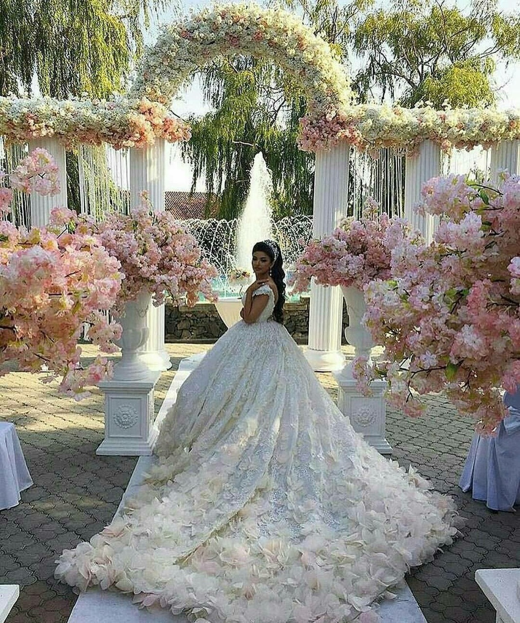 chic, bridesmaid, bride and flowers