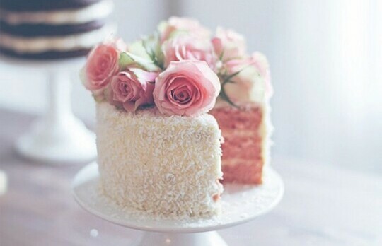sugar, flowers and cake