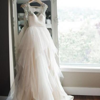 wedding dresses and en