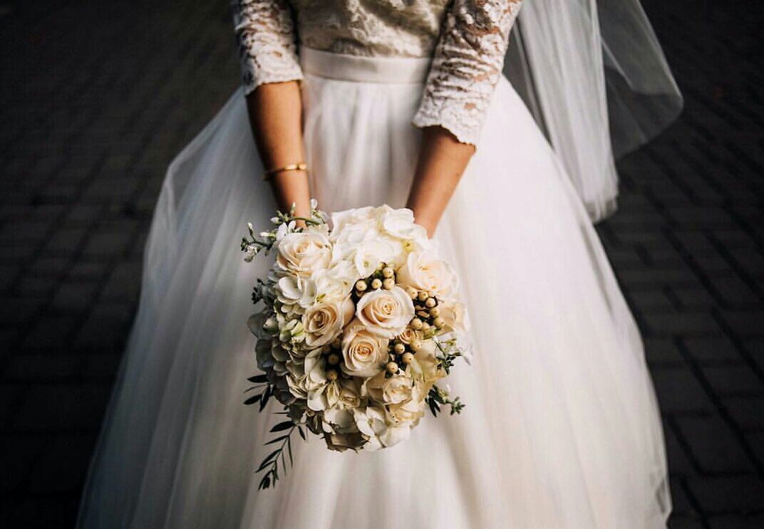 weddings, bride, white and roses
