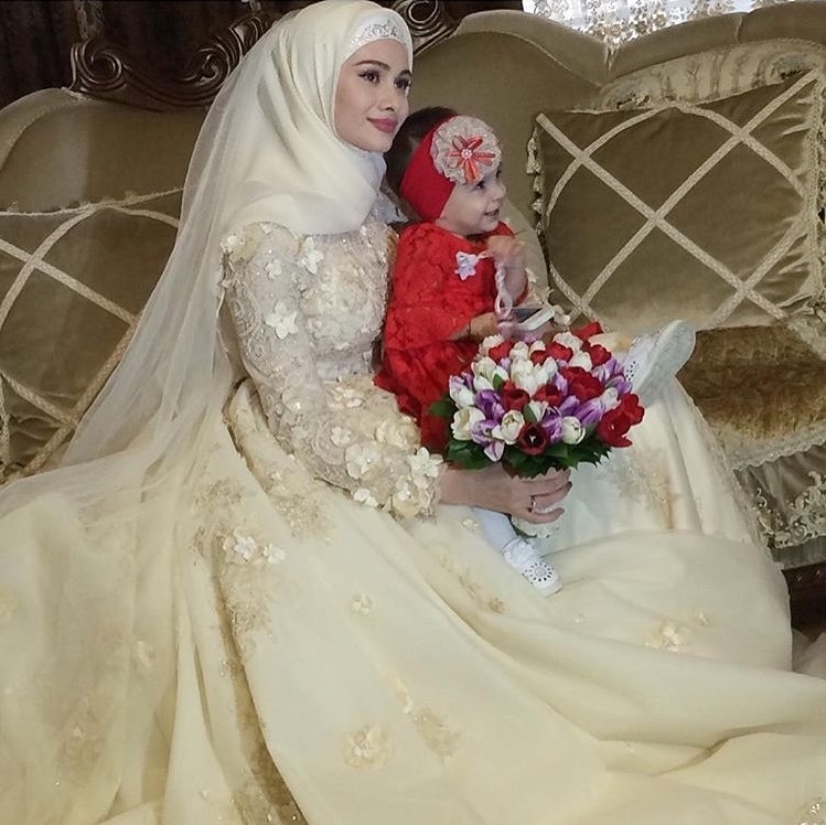 wedding dress, muslim bride, beauty and baby