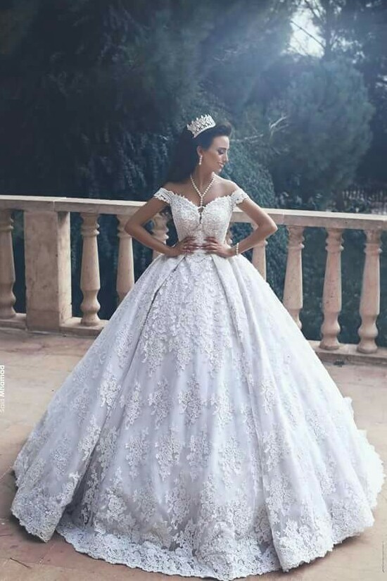 said mhamad photography, dresses, bouquet and veil