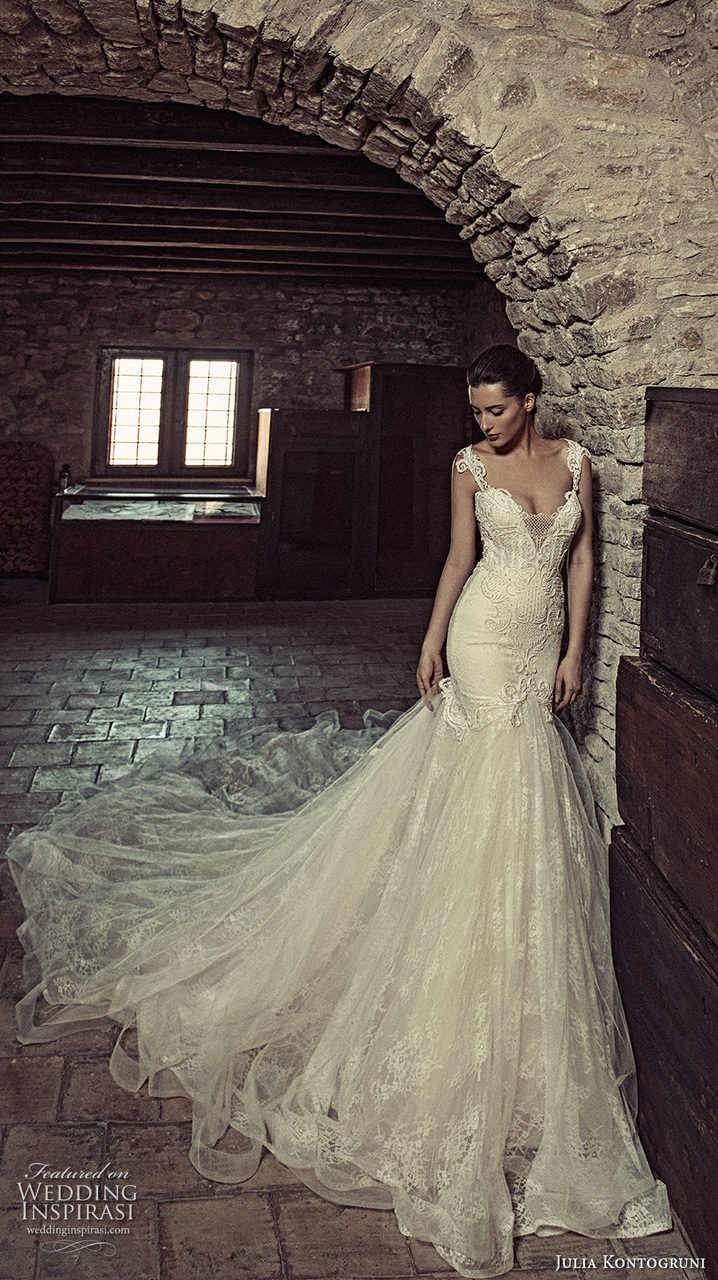 wedding dress and julia kontogruni