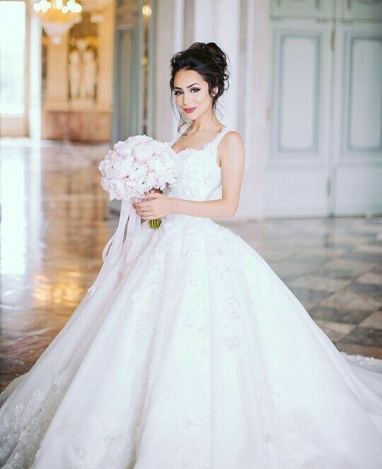 weddingday, whitedress, girl and bouquet