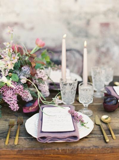 flowers, gold and gold flatware