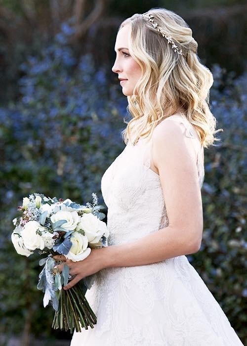 the vampire diaries, bride, roses and caroline forbes