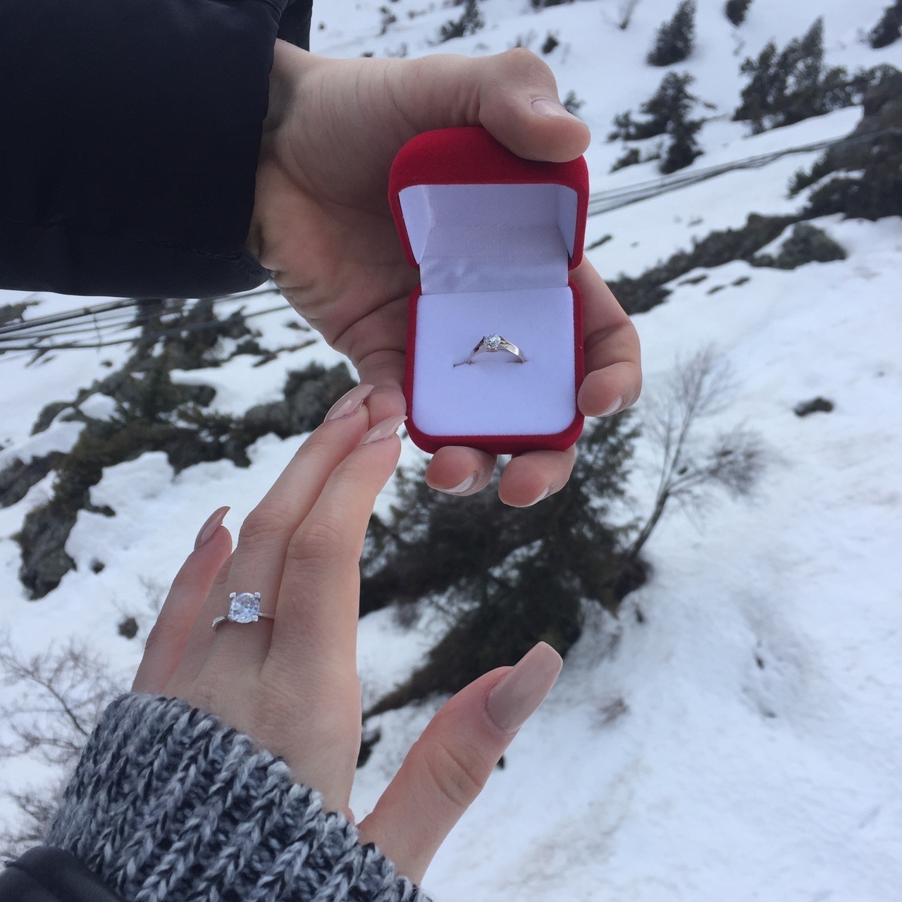 town, background, girl and rings