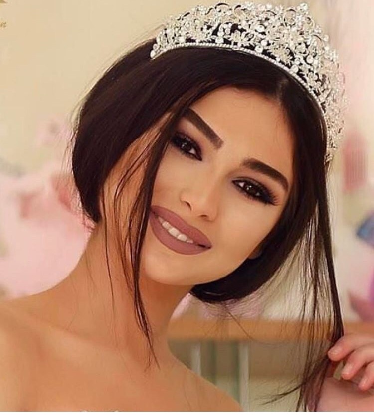 fashion, love, bridal makeup and crown