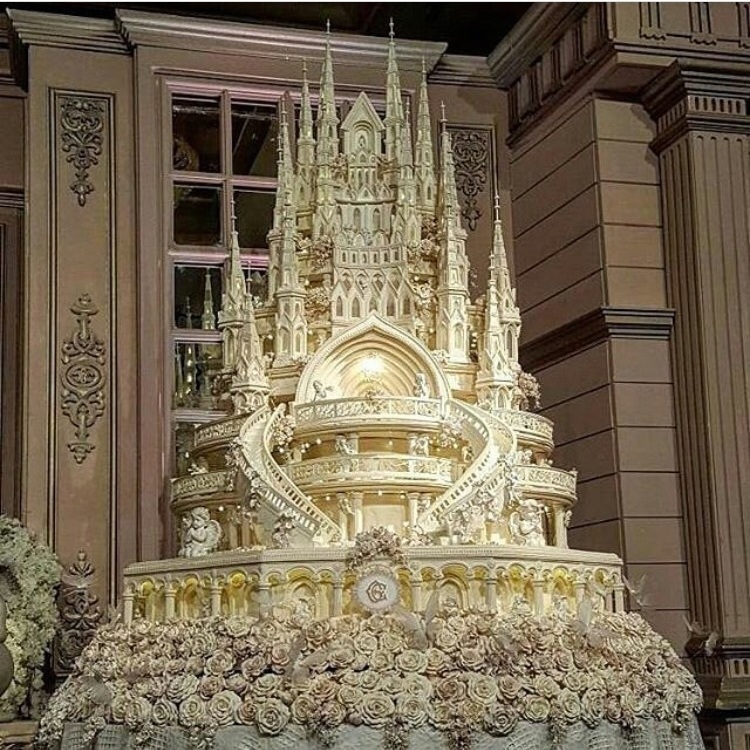 white cake, wedding cake and cake