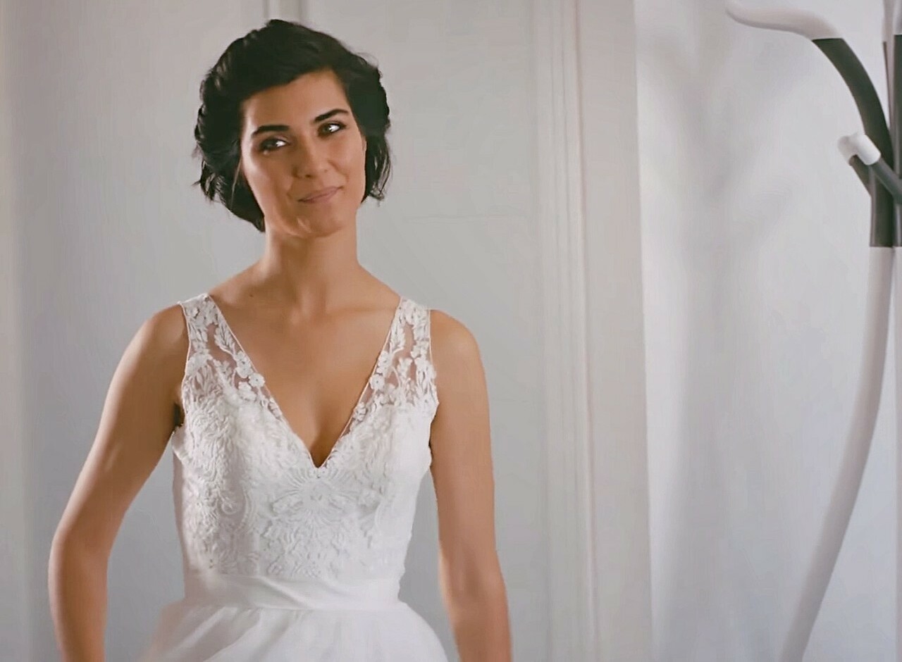 wedding dress, tuba büyüküstün and cesur ve güzel