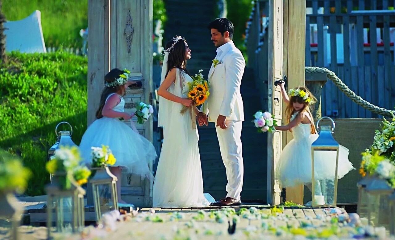 sun, white, love and kara sevda