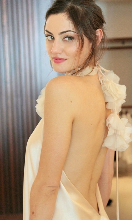 phoebe tonkin