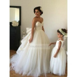 wedding dress, tulle dress and sweetheart dress