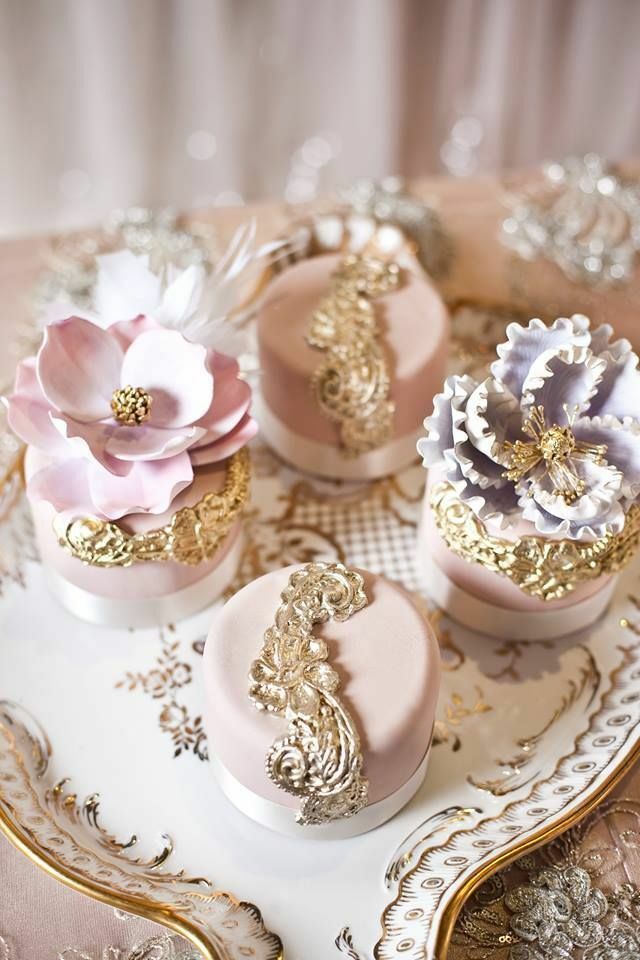 pink, dusty, pastel and cakes