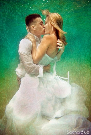 honeymoon, hawaii and trash the dress
