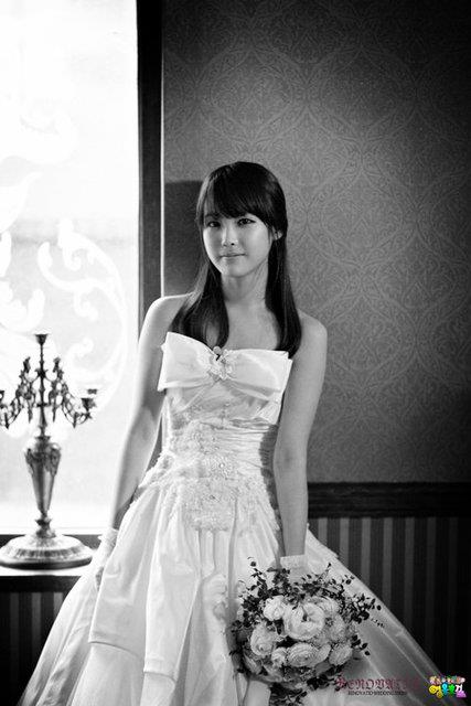 lee ji eun, wedding dress and dress