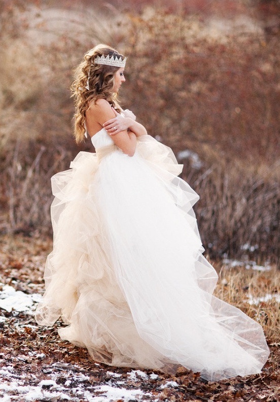 crown, beautiful and dress
