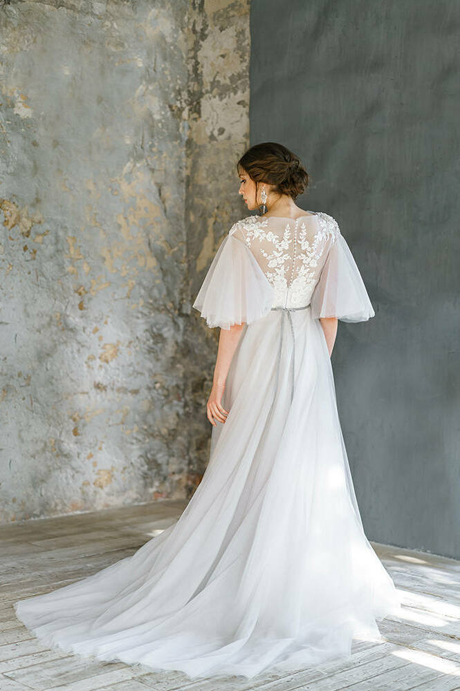 victoria spirina, lace wedding dress, tulle wedding dress and bohemian wedding dress