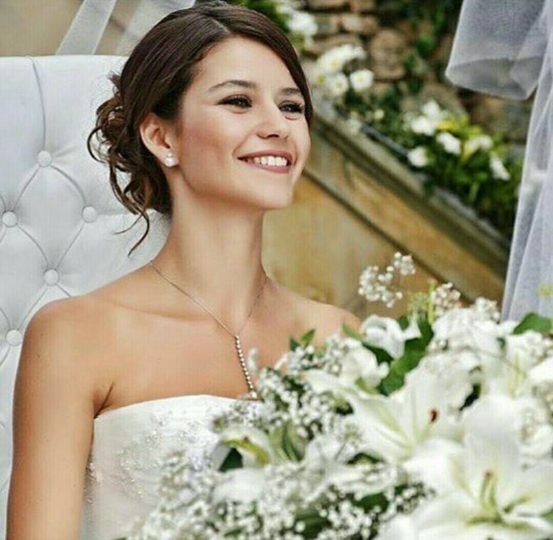 beren saat, مسلسلات تركية, سمُر and بيرين سات