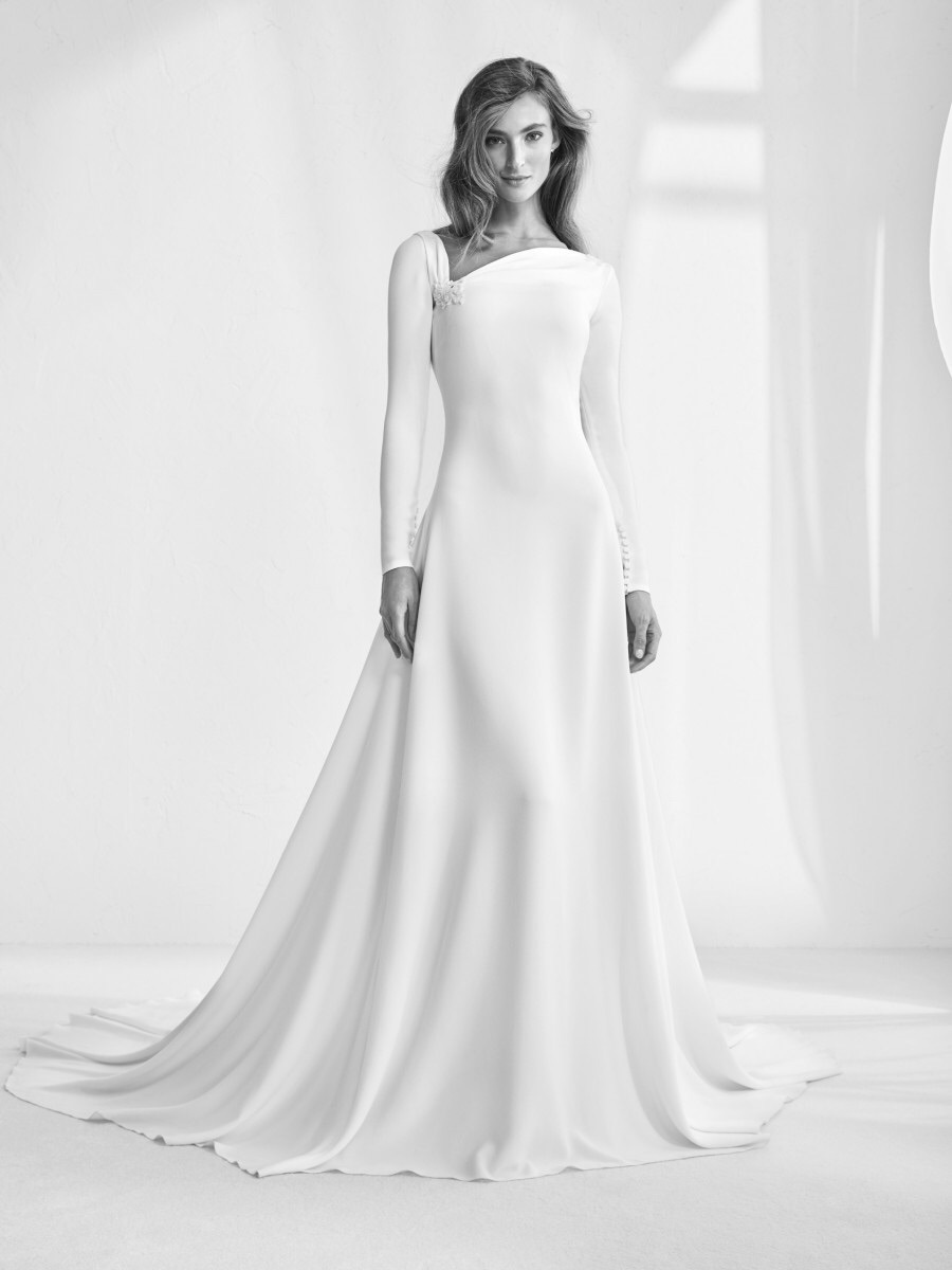 bridal dresses, couture wedding gowns and pronovias 2018