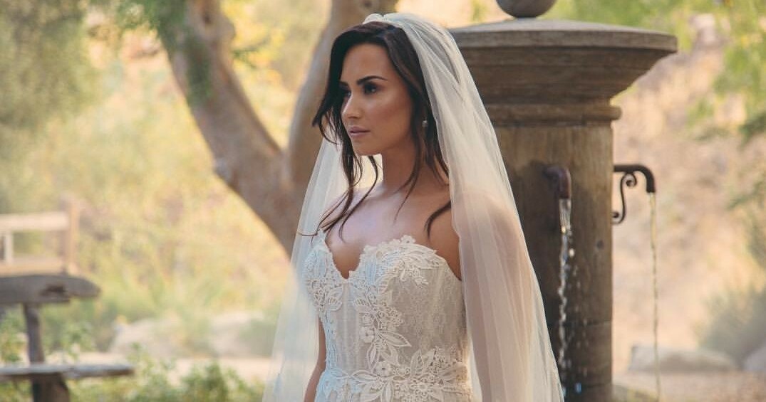 yes, beauty, demi lovato and dress