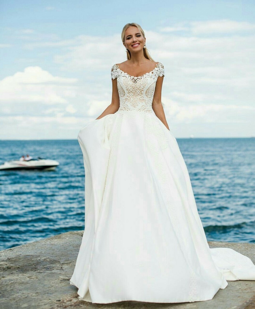 wedding dress, dresses, sea and chic