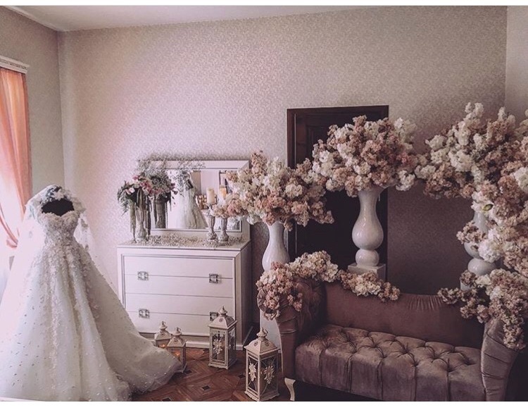 wedding morning, Couture, wedding dress and wedding decoration