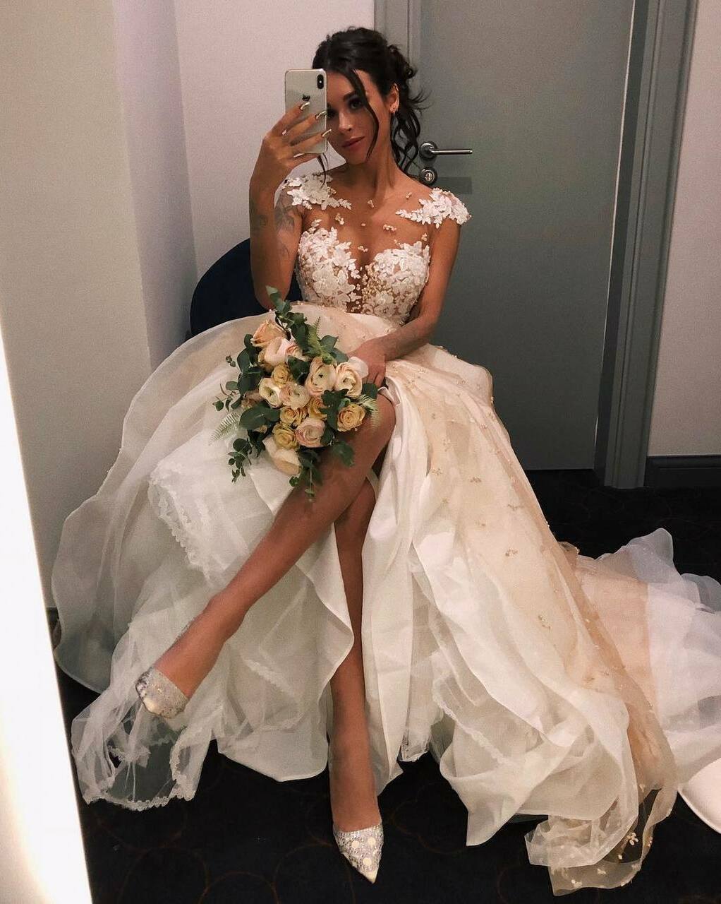 bride, white dress, bouquet and wedding day