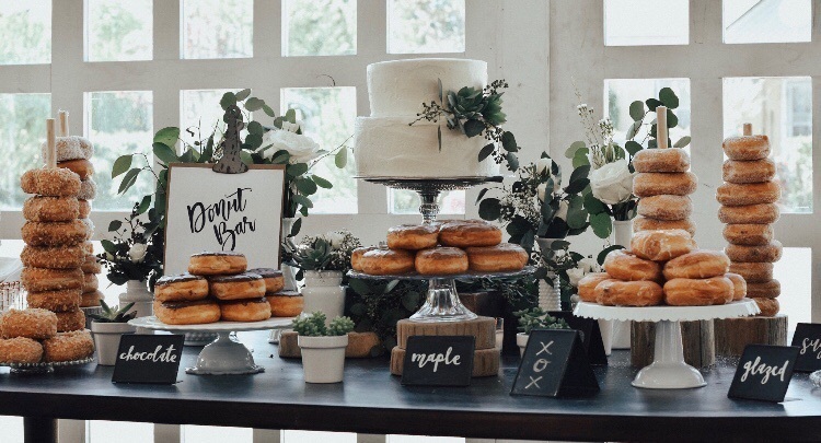 fall boho wedding, donut bar and dream wedding