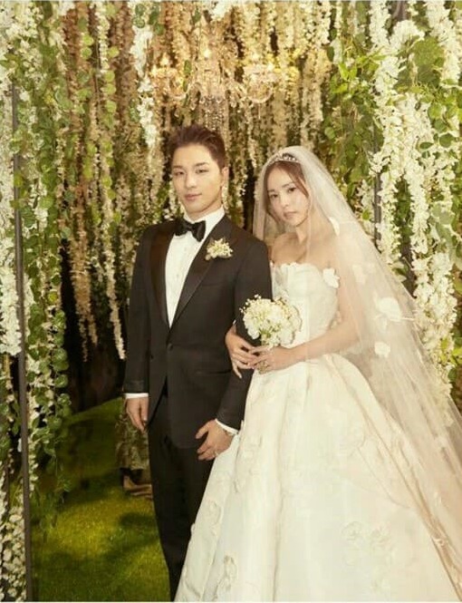 kpop, couple, min hyo rin and yg