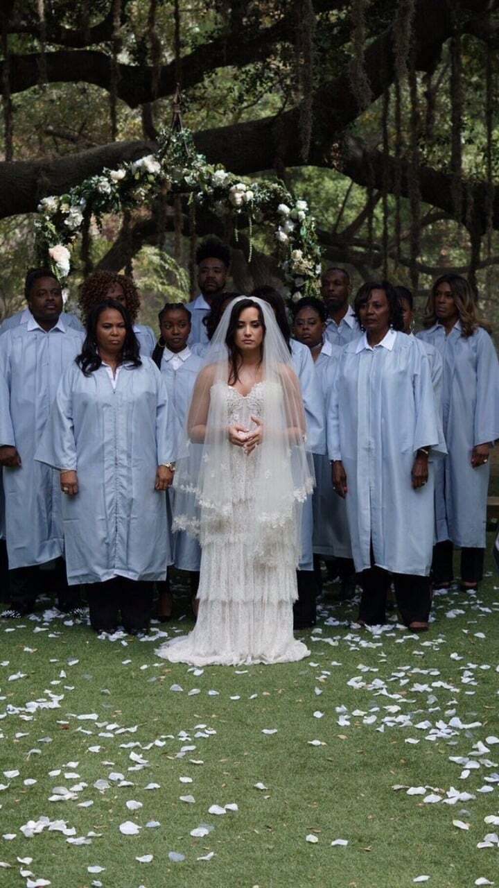 wallpaper, wife, demilovato and tellmeyouloveme