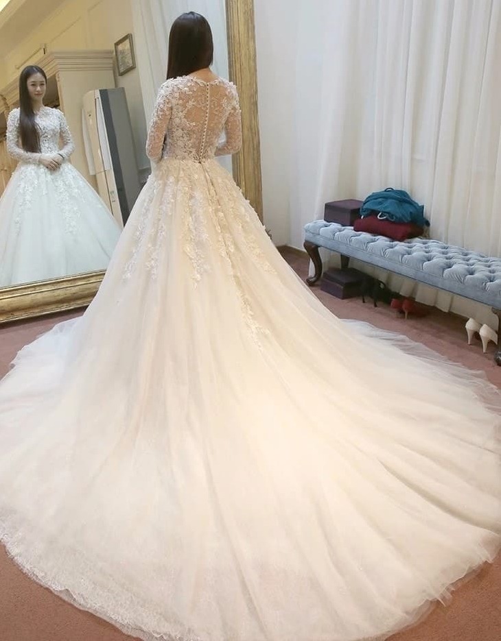 outfit, sexy, gown and fashion
