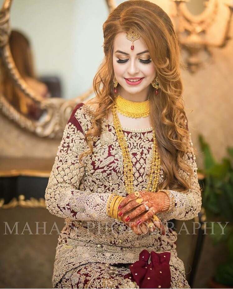 make up, dulhan, hair and mehendi