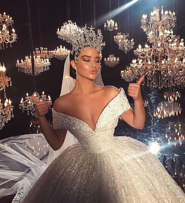 gold, instagram, clothes and beauty