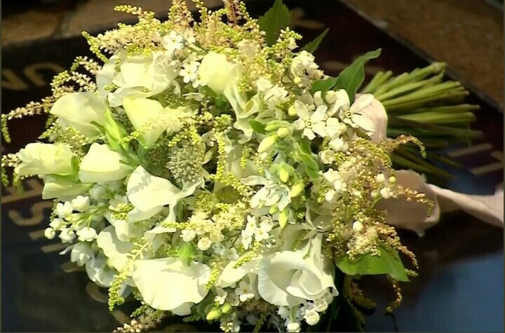 royal wedding, bouquet, thomb and flowers