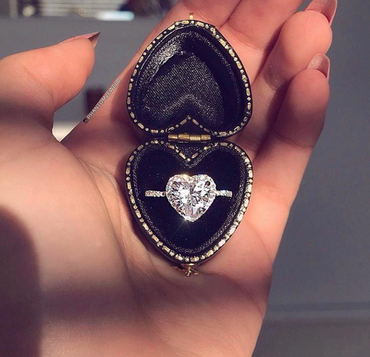 engagment rings, rings, diamonds and wedding dress
