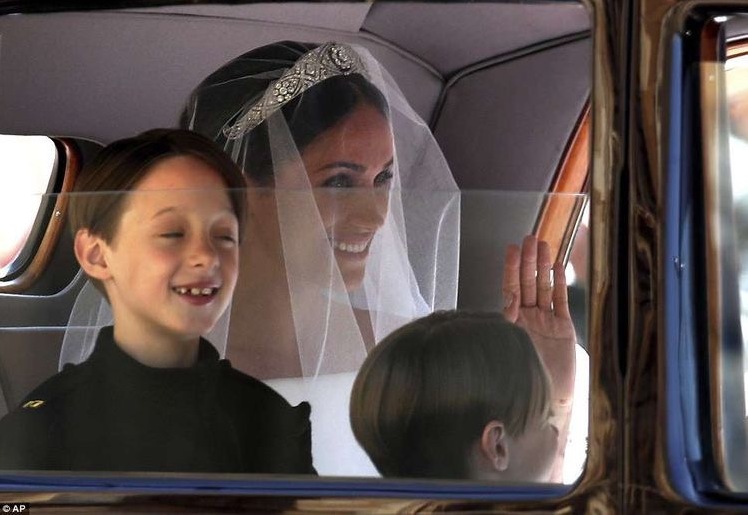 tiara, page boy, happiness and dress