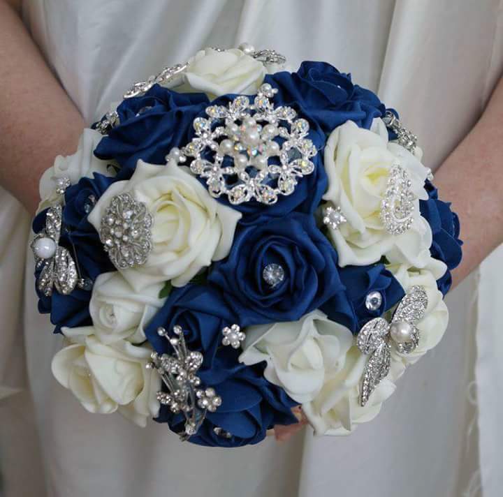 bride, wedding goals, flowers and boucquet