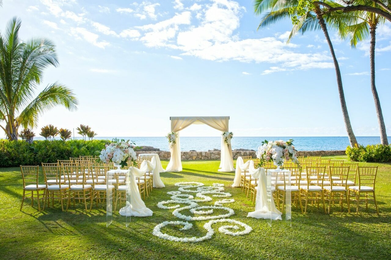 beach, aisle, arch and venue
