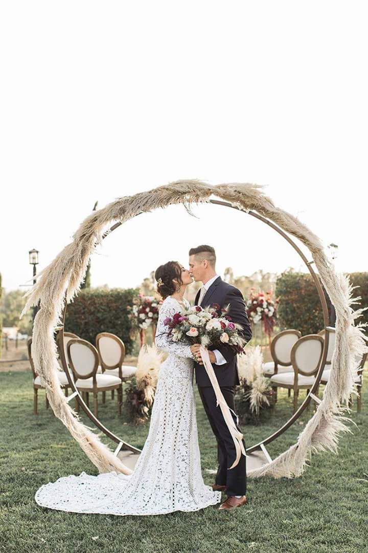 arch, bride, pics and wedding goals