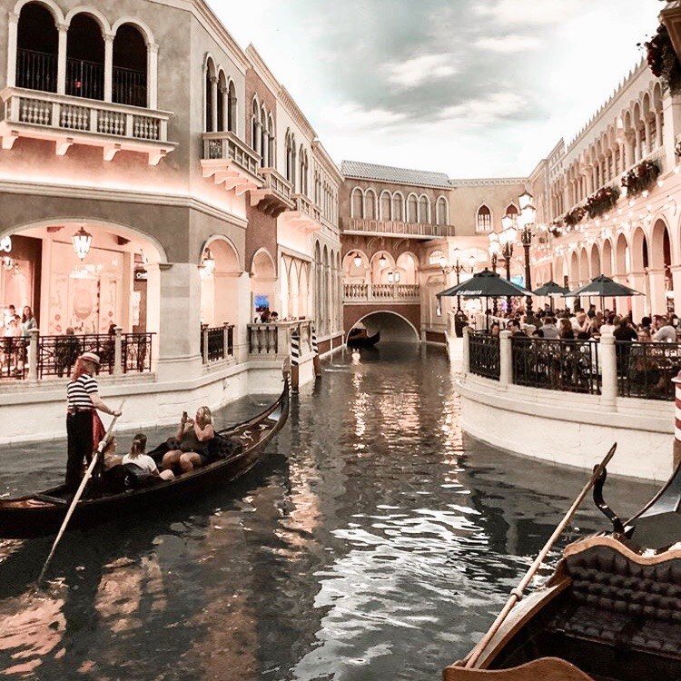 venedig, italia, women and romance