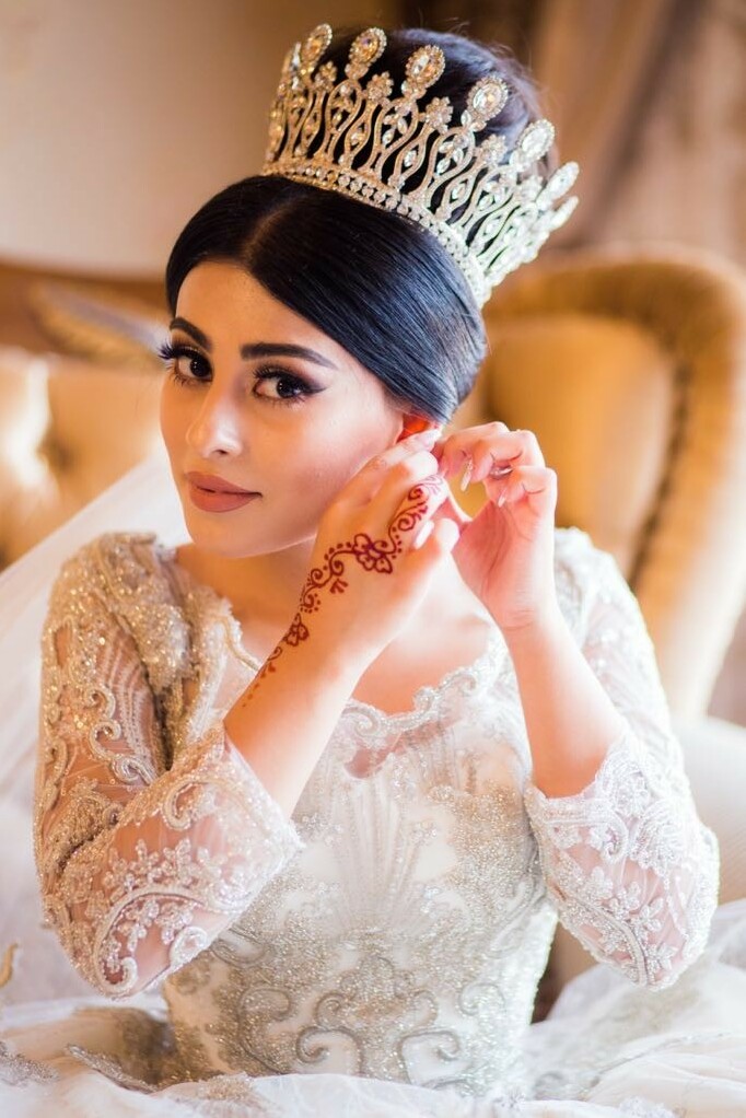crown, wedding day, best bride ever and wearing earrings