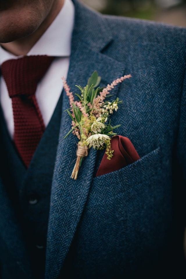 wedding tux, wedding suit, autumn colours and groom