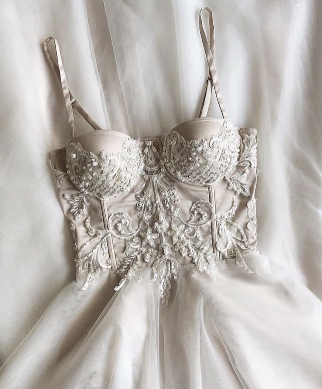 pearl, wedding dress, bride and embroidery