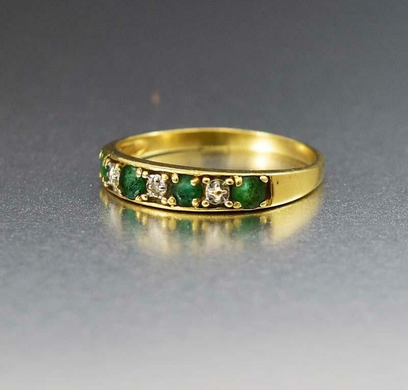 band, gold, natural and english