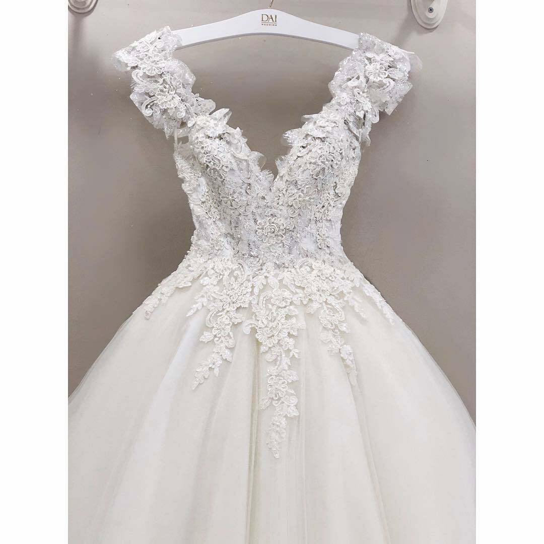 detail dress, tule, wedding dress and details