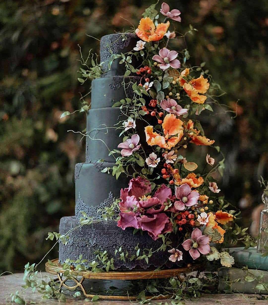 wedding cake, cake, black cake and weddings