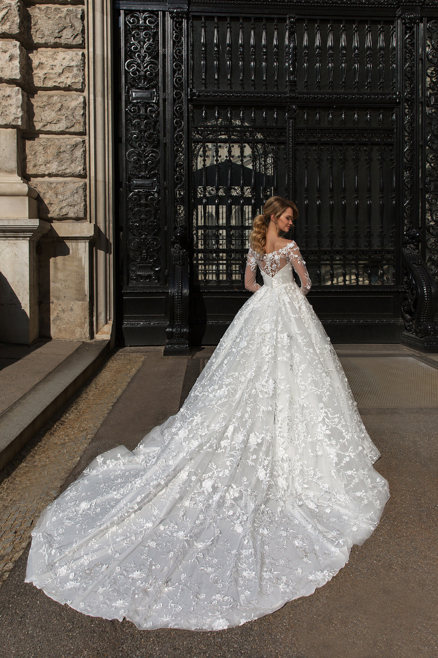 bridal fashion, wedding dress fashion, fashion and wedding gown