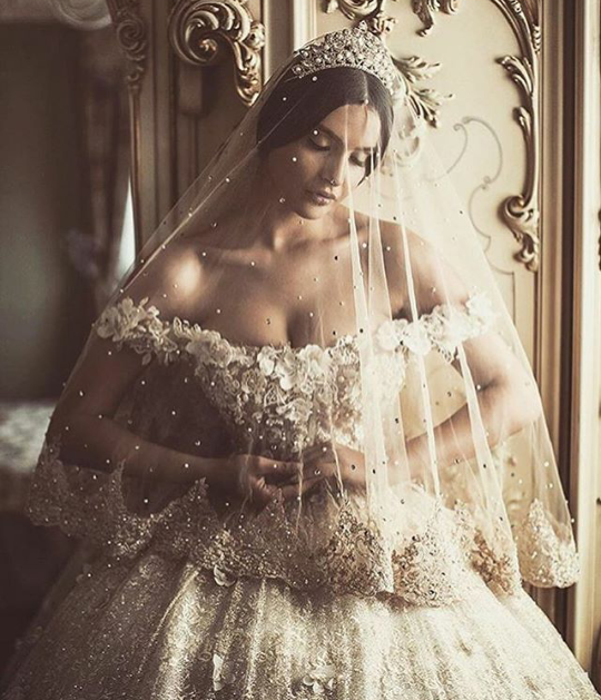 white dress, beautiful, fashion and Queen
