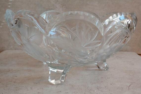 clear glass bowl, fruit bowl and housewarming gift